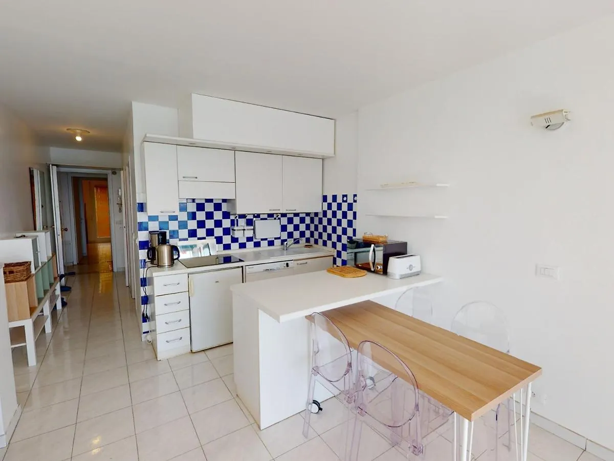 Appartement Spacieux Avec Terrasse Face Mer A Menton, Proche Plages Et Centre-Ville - Fr-1-196-327 0*, مينتون